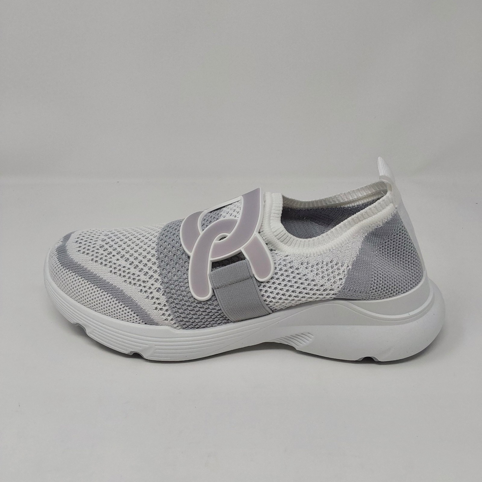Womens White Gray Knit Slip On Sneakers Chain Accent Shoes EU 37 US 6.5