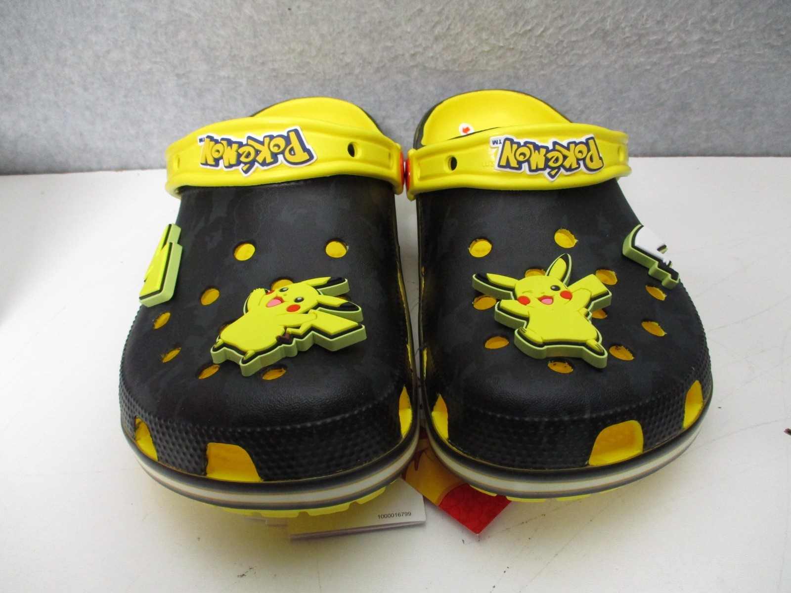 Crocs Pokémon Pikachu Classic Clog Shoes Lemon Black Mens Sz 7 Womens Sz 9