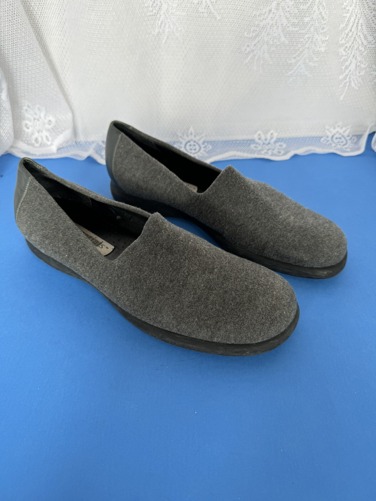 ETIENNE AIGNER SLIP ONS / SIZE 9 M / SUPER GOOD AND VERY CLEAN CONDITION