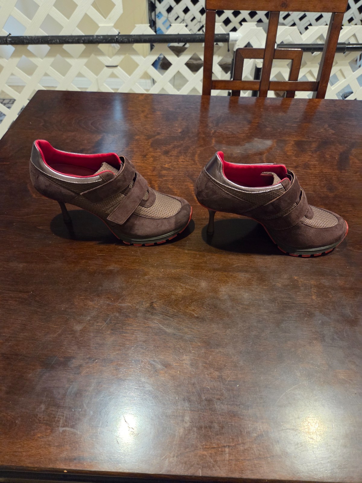 Sneex Hy-Heel. Size 9. Worn once inside. Out of stock online: Limited Edition