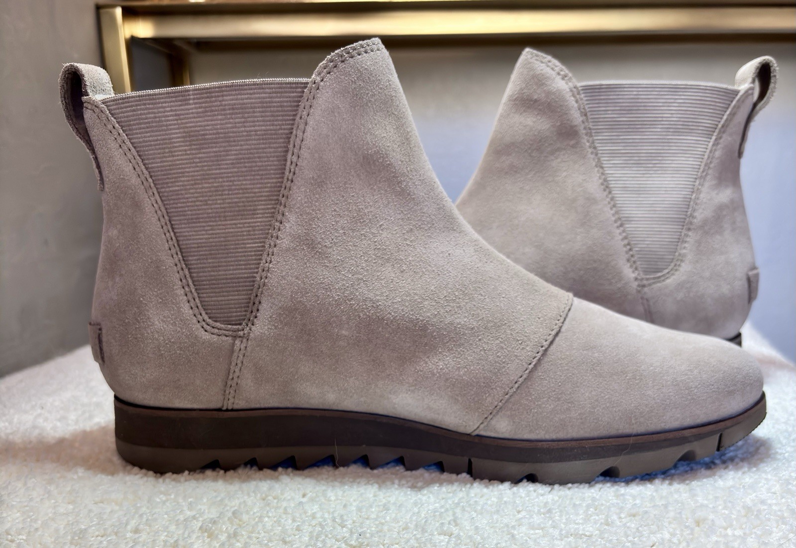 Sorel Women’s Taupe Suede Chelsea Ankle Boot Pull Tab Elastic Gore Block Heel 9M