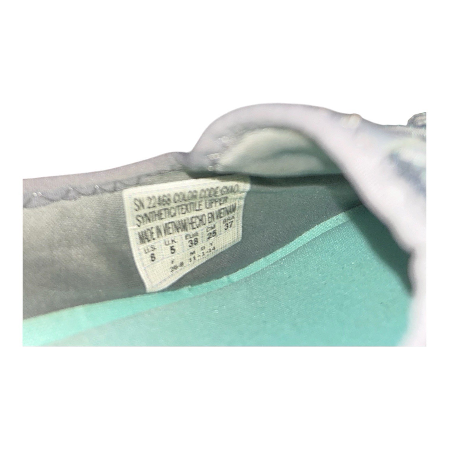 Skechers Relaxed Fit Bungee Slip On Sneakers Grey Mint SN 22468 Womens 8