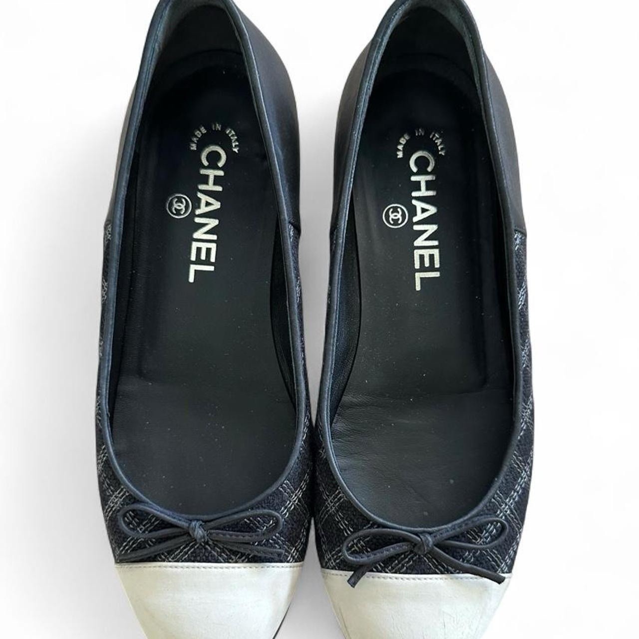 CHANEL Navy/Beige Cap Toe Ballet Flats Bow Logo Leather Slip-On EU 37 US 7