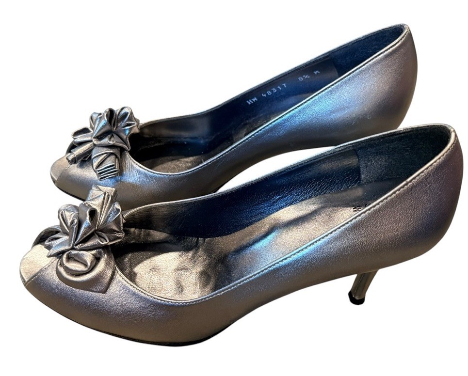 Stuart Weitzman Pewter Gunmetal Metallic Leather Peep Toe Pump 3.25″ Heel 8.5M