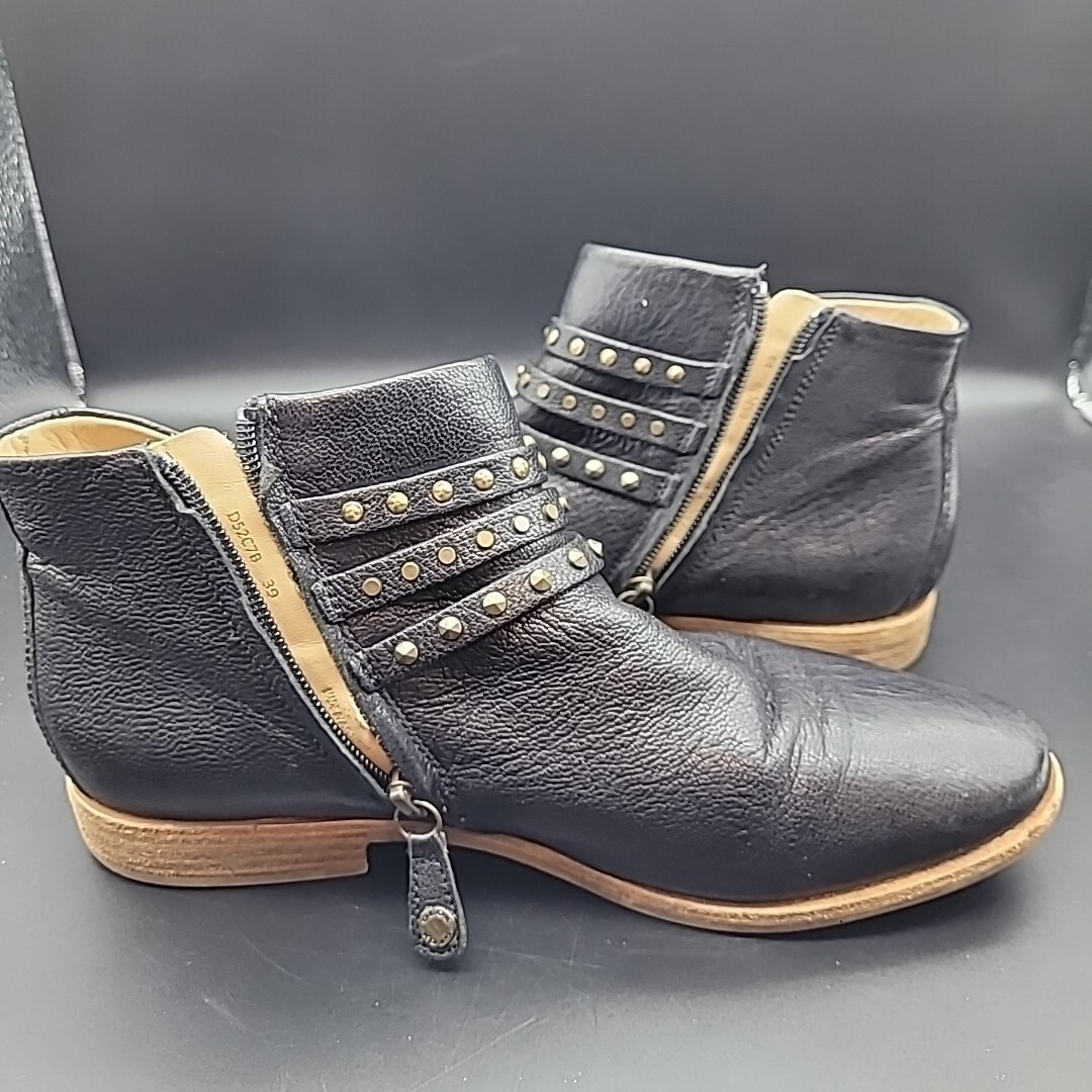 GEOX Respira Women’s 8.5 Black Leather Ankle Boots Studded Zipper