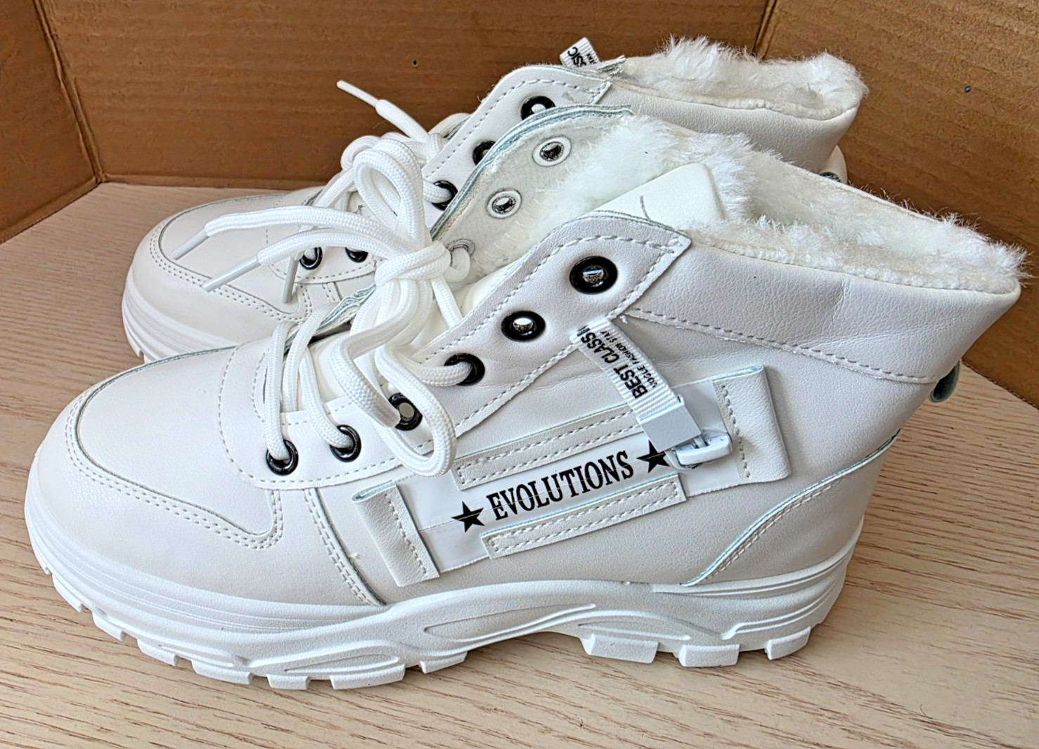 Evolutions Clothes Style Fashion New Women’s White Faux Fur Lined Boots Size 39