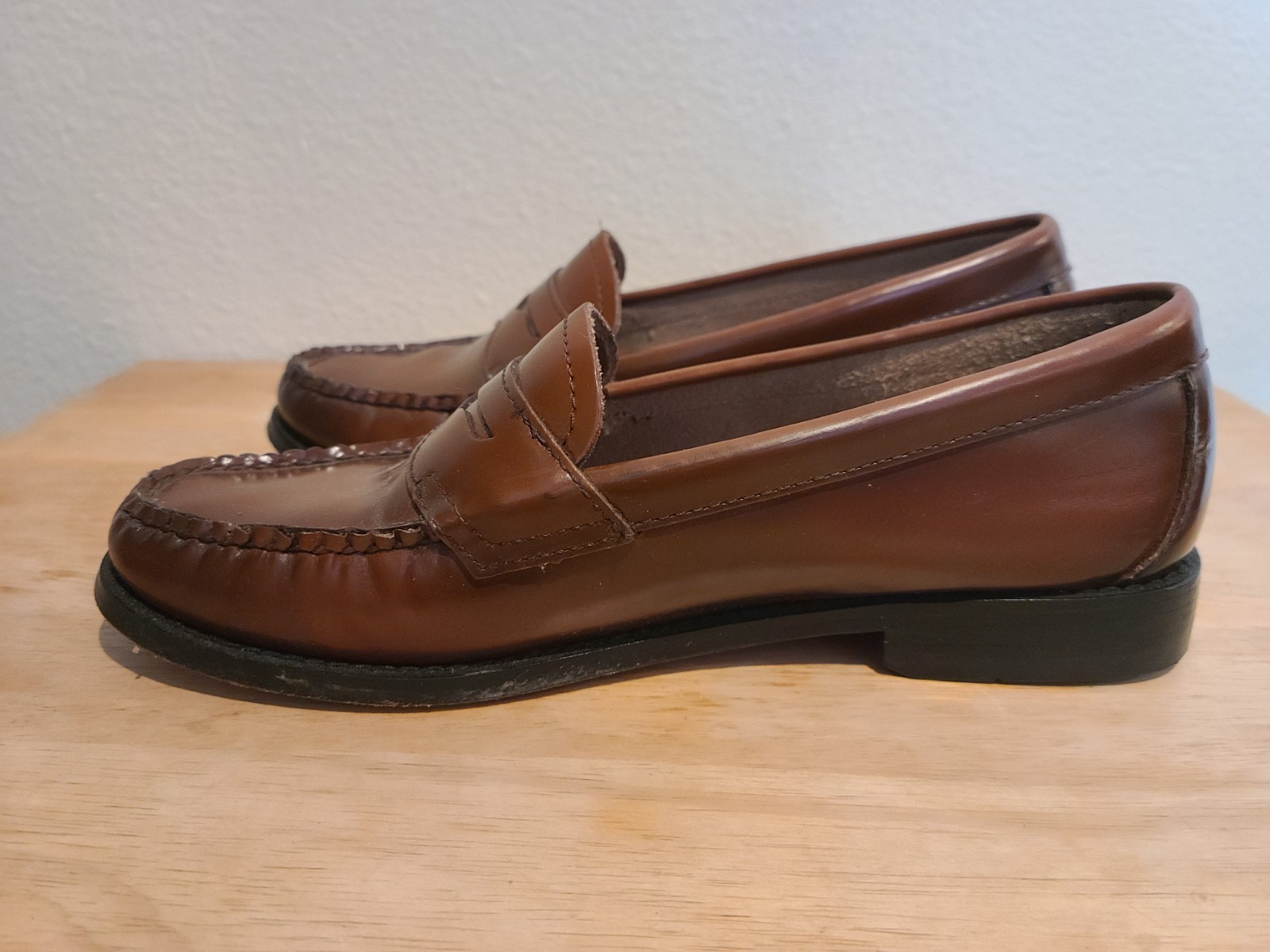 G.H. Bass & Co Women’s Weejuns Penny Loafers Brown Leather, Size 6M