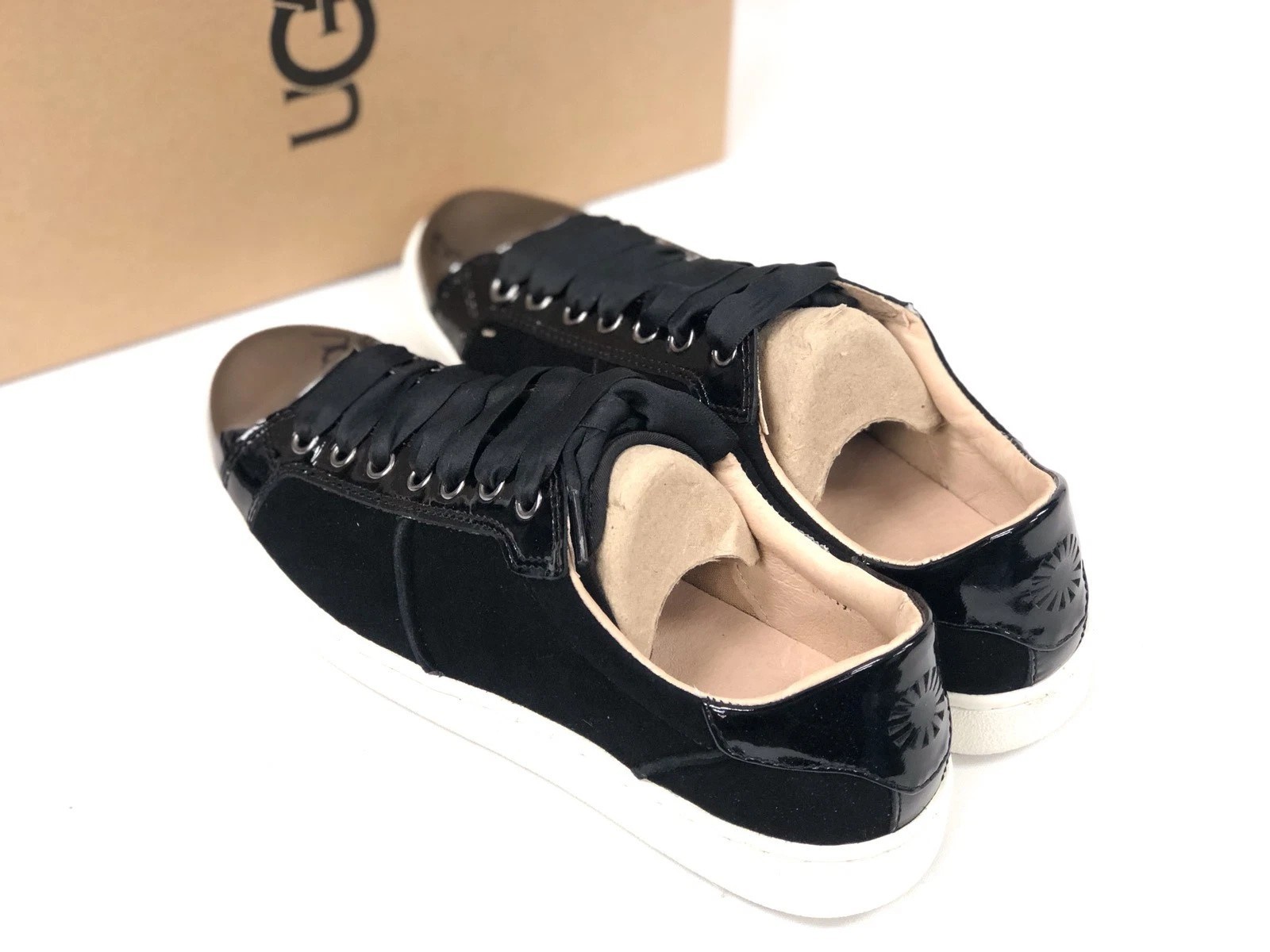 UGG Women’s EVANGELINE BLACK 1092533 Casual Fashion Chrome Toe Sneaker Size 7