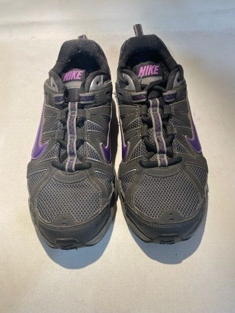 Nike Women’s Alvord 8 Grey/Purple – Size:8.5 – (D) – Medium/Standard