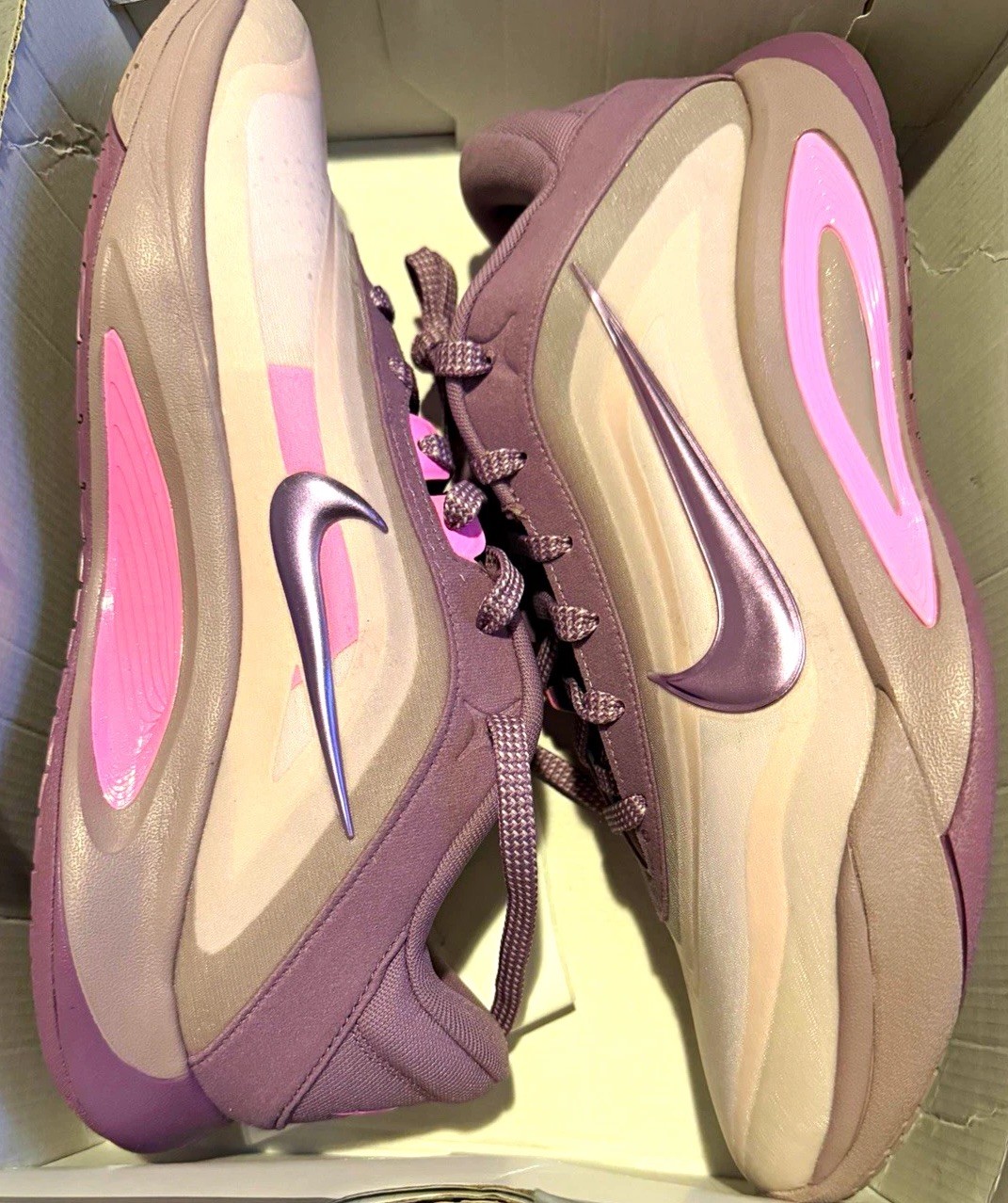 Mens 12 Wmns 13.5 Nike A’One ‘Dog Mom’ Low Top Athletic Sneaker Violet Dust/Pink