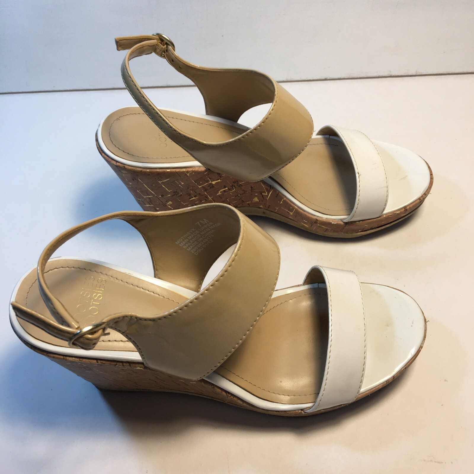 Mootsies Tootsies Womens 7M White Tan Cork Look Platform Wedge Shoes