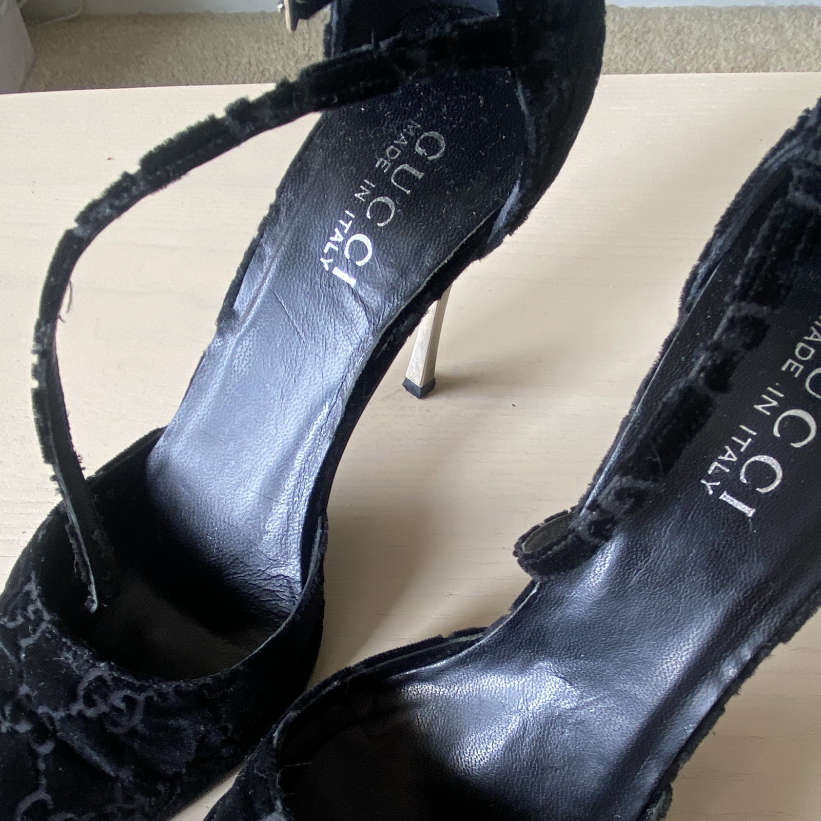 Gucci Vintage Black GG Logo Velvet Pointed Toe Ankle Strap Pump Heels 8 B