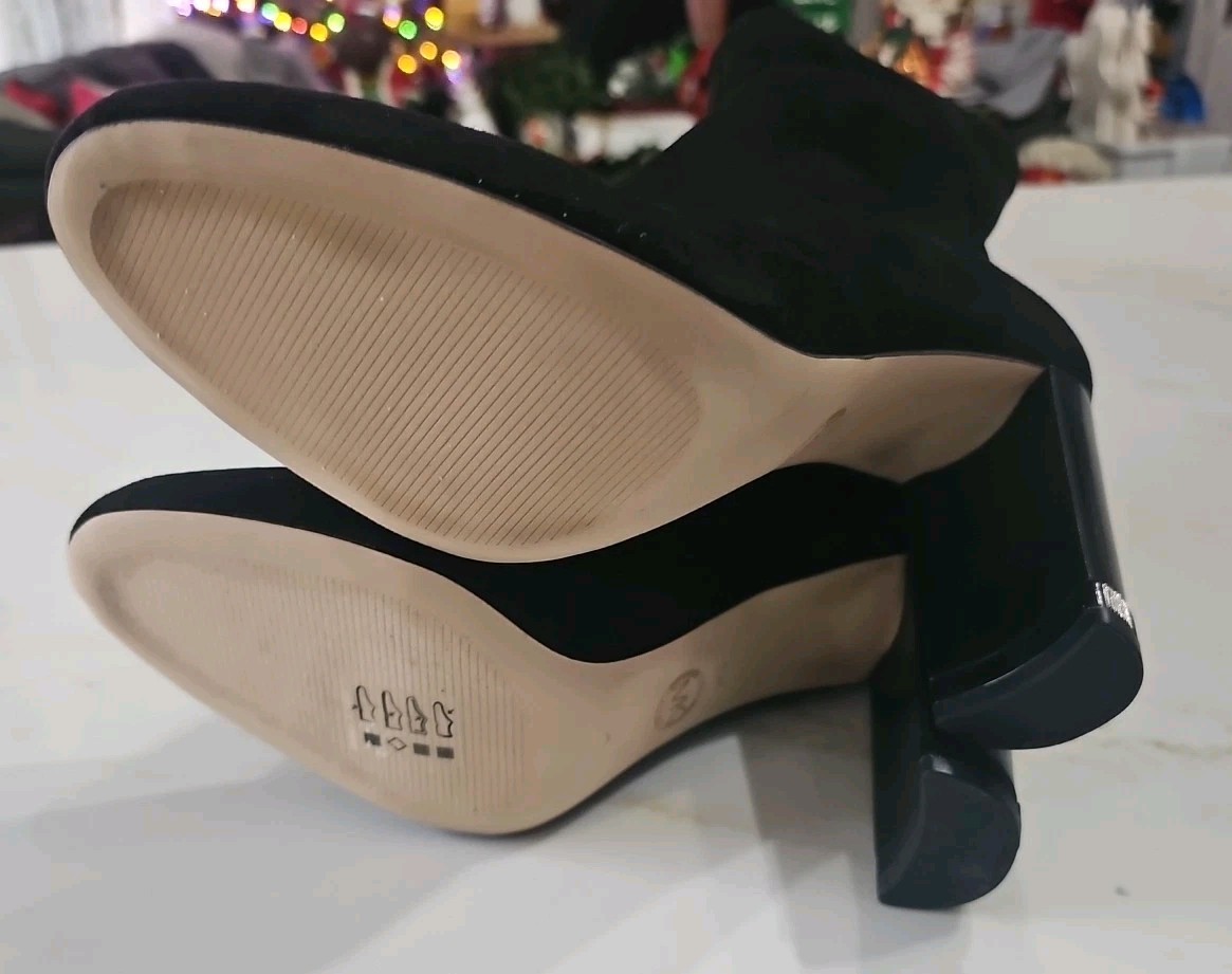Michael Kors Women Mandy Ankle Sock Bootie Suede Black PV18G Size 11M EUC