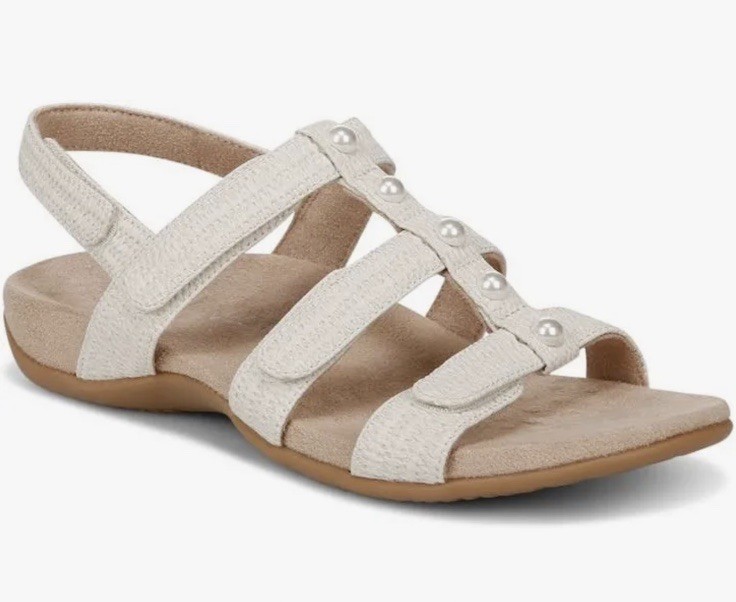 Women’s Vionic Amber Pearl Cream Color Size 9 US … 6.5 UK … 40 EU