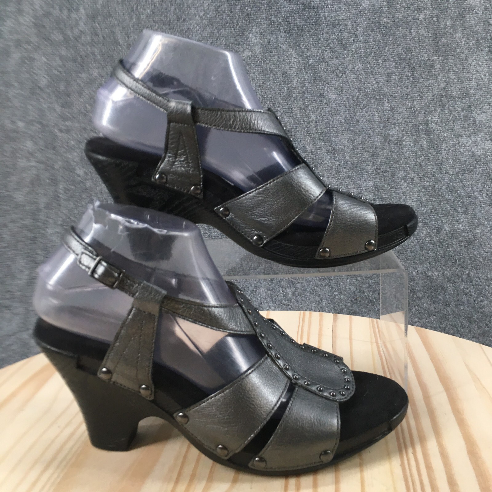 White Mountain Sandals Womens 9.5 M King Fish Slingback Silver Leather Studded