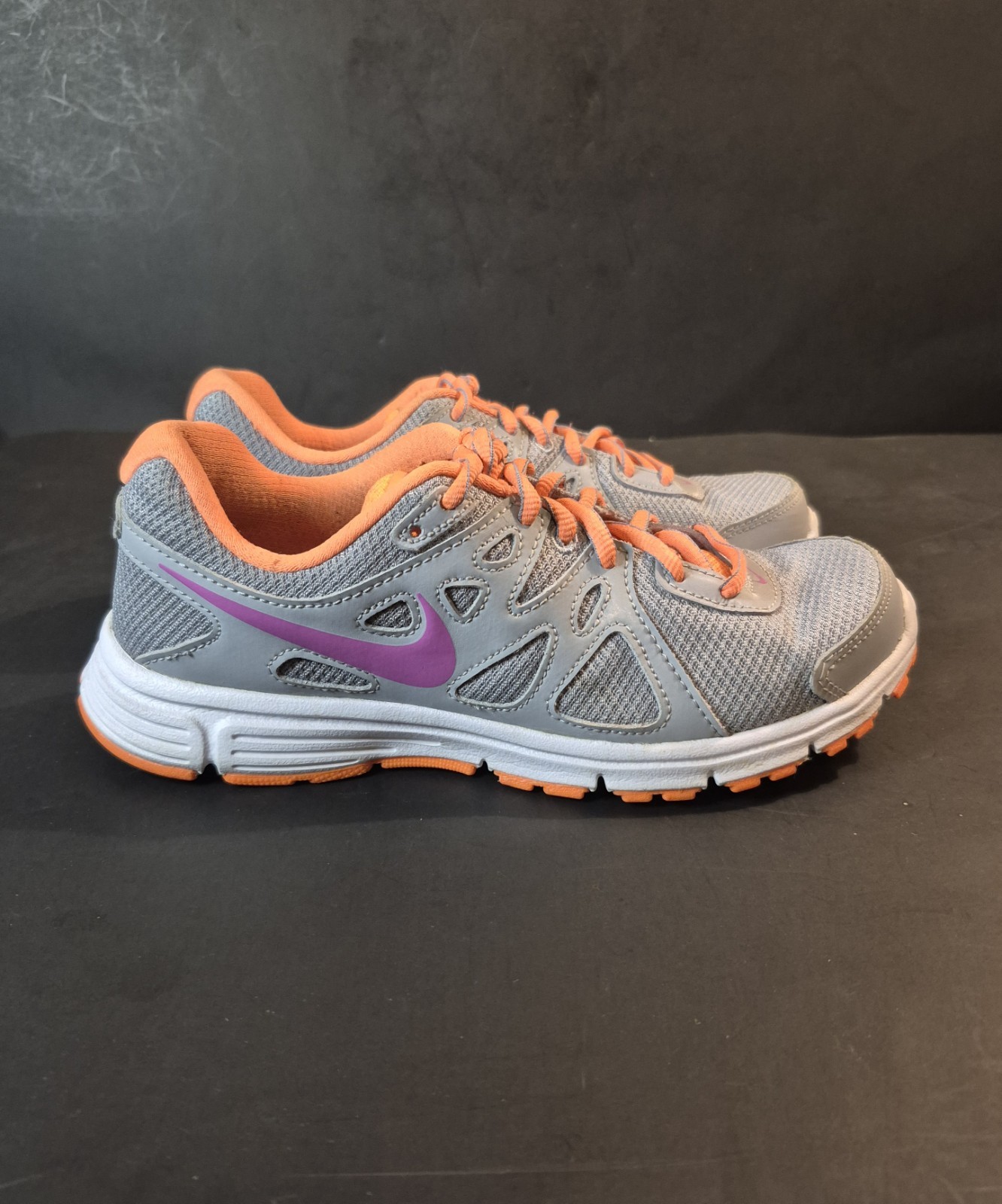 Nike Revolution 2 Gray/Orange Running Walking Athletics Shoes – Size 7