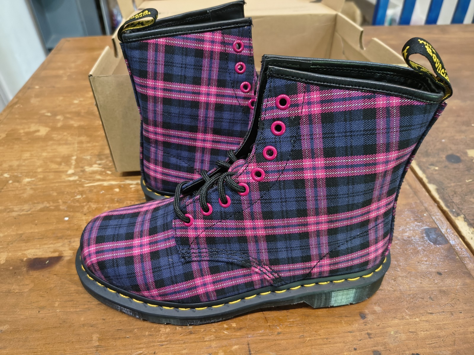 Dr. Martens 1460 Women’s Pink/Black Tartan Canvas Combat Ankle Boots US 9
