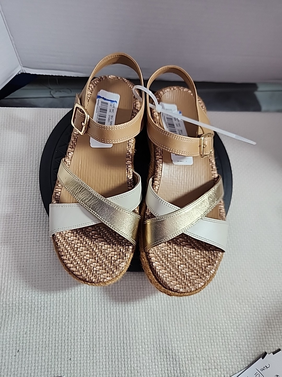 Vionic Mar Camel/Gold Leather Strappy Sandal Arch Support Comfort Sz 6 5 NWOT