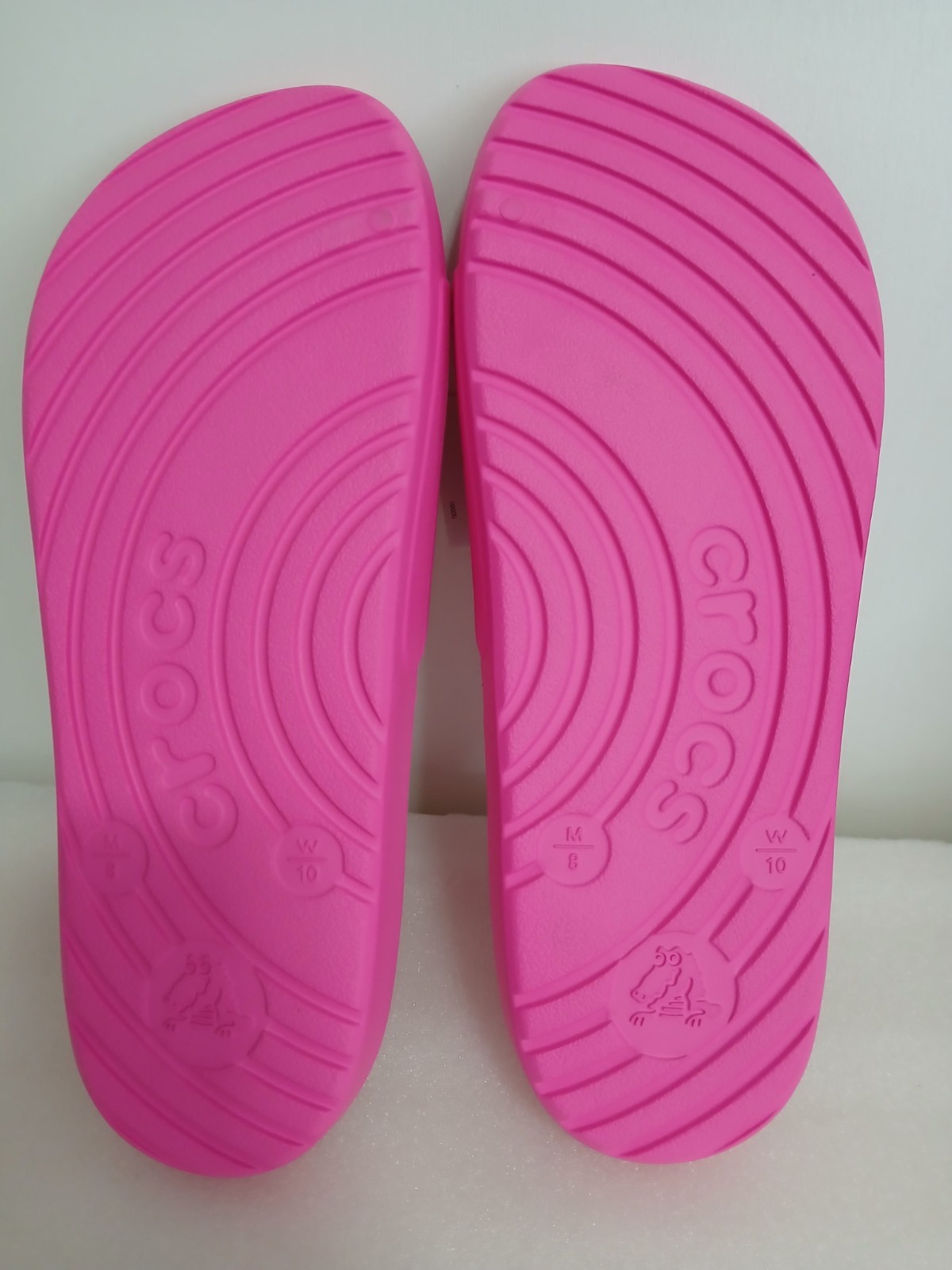 Brand New Crocs Fuschia Pink, Size M8/W10