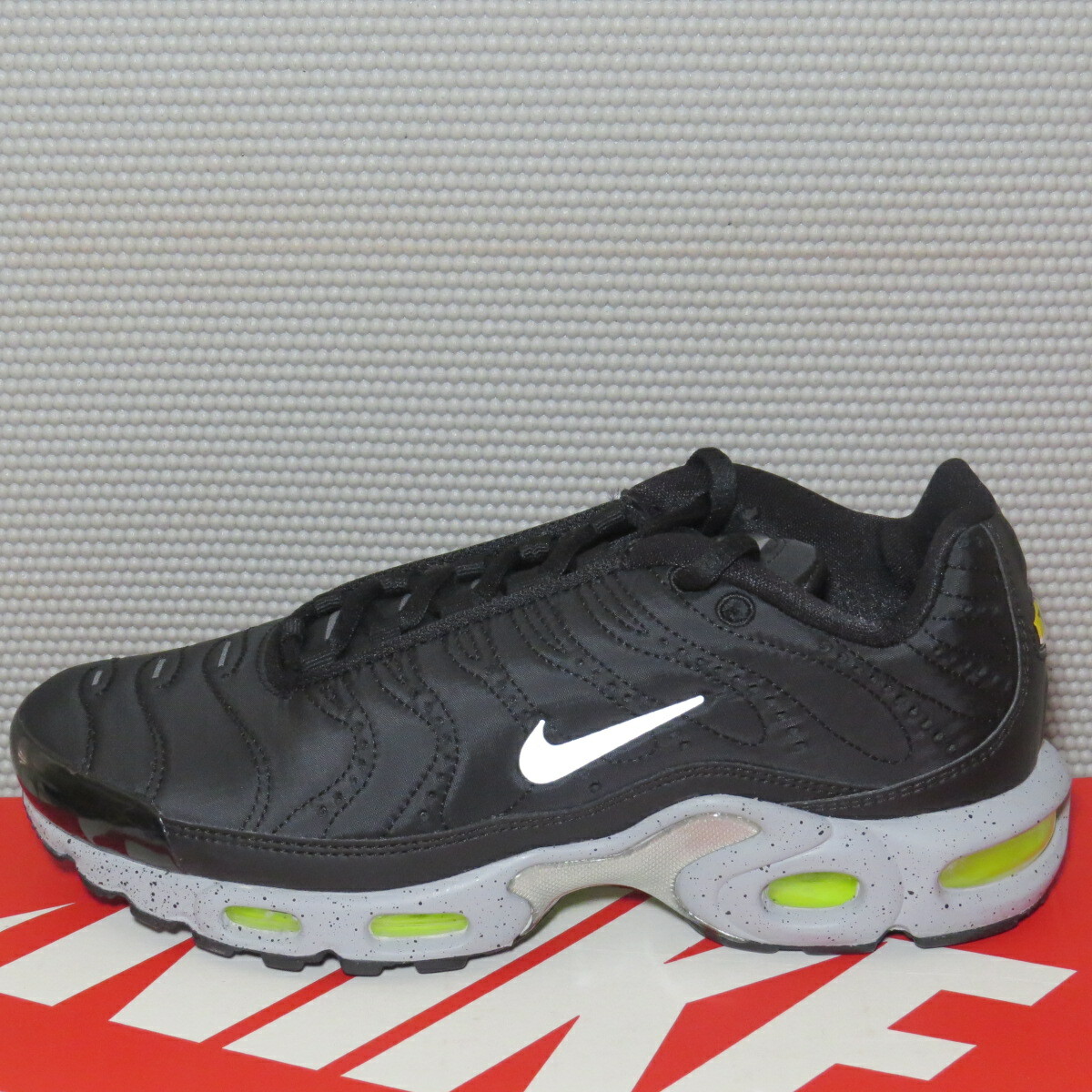 Nike Air Max Plus Premium Black Matte 815994-003 Size Mens 6 – Womens 7.5 NIB
