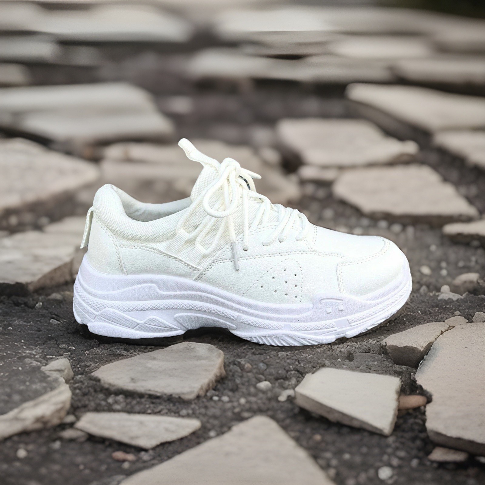 Unisex Adults School Sneaker Training Shoes size 6.5 White