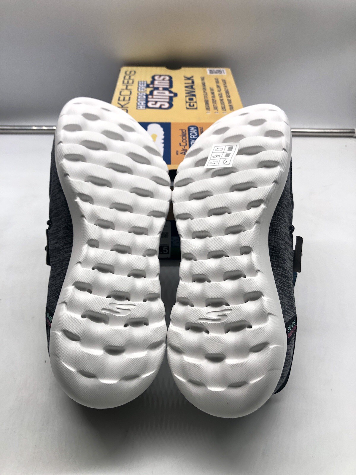 Skechers Go Walk Joy Ibis Black Women’s Athletic Sneaker Size 6.5 New in Box *