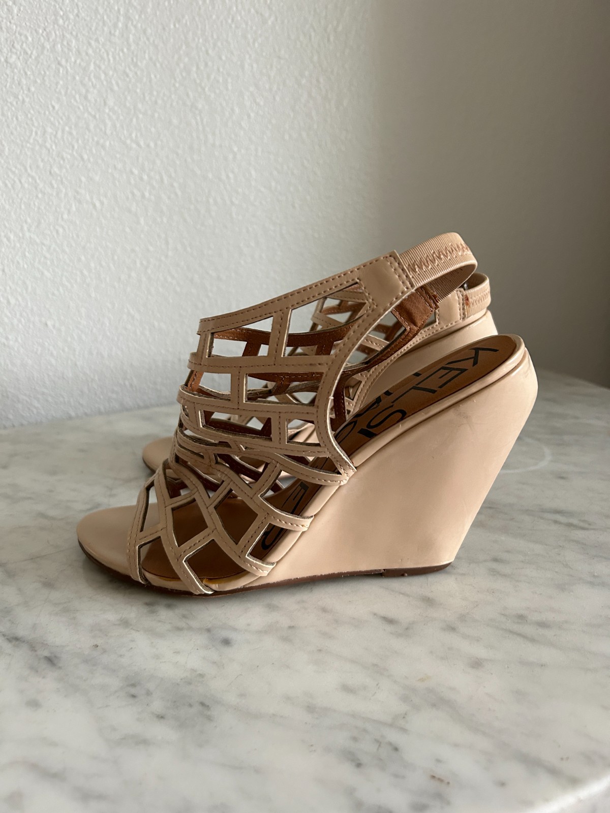 Vintage Kelsi Dagger Nude Caged Wedge Sandals Size 8 Y2K Gladiator Heel 4.25″