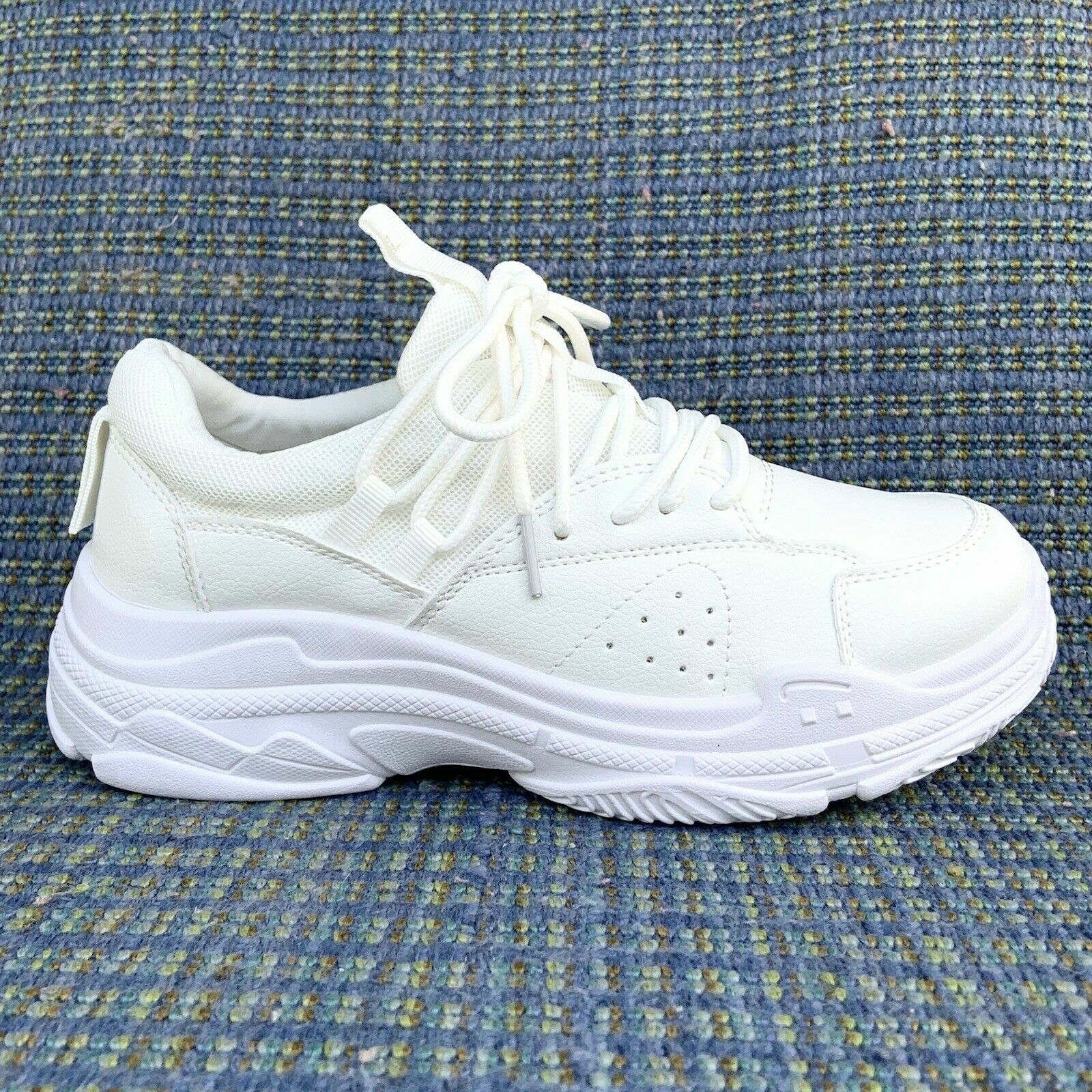 Forever Daddy-4 Women’s White Sneaker Training Shoes size 7.5