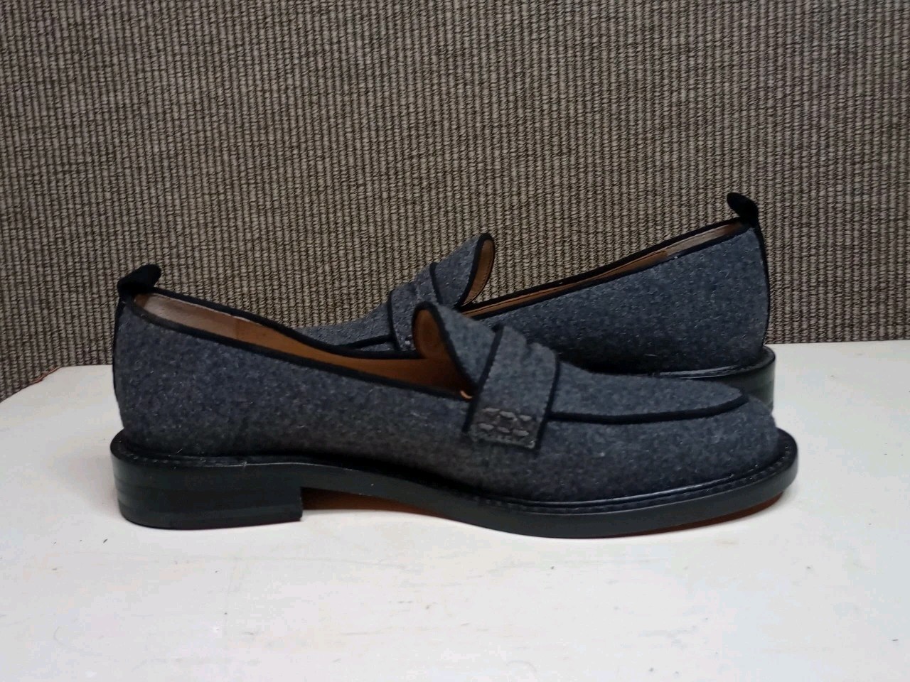 NEW ANN TAYLOR GRAY HEATHERED ONYX FLANNEL PENNY LOAFERS FLATS SHOES SIZE 6
