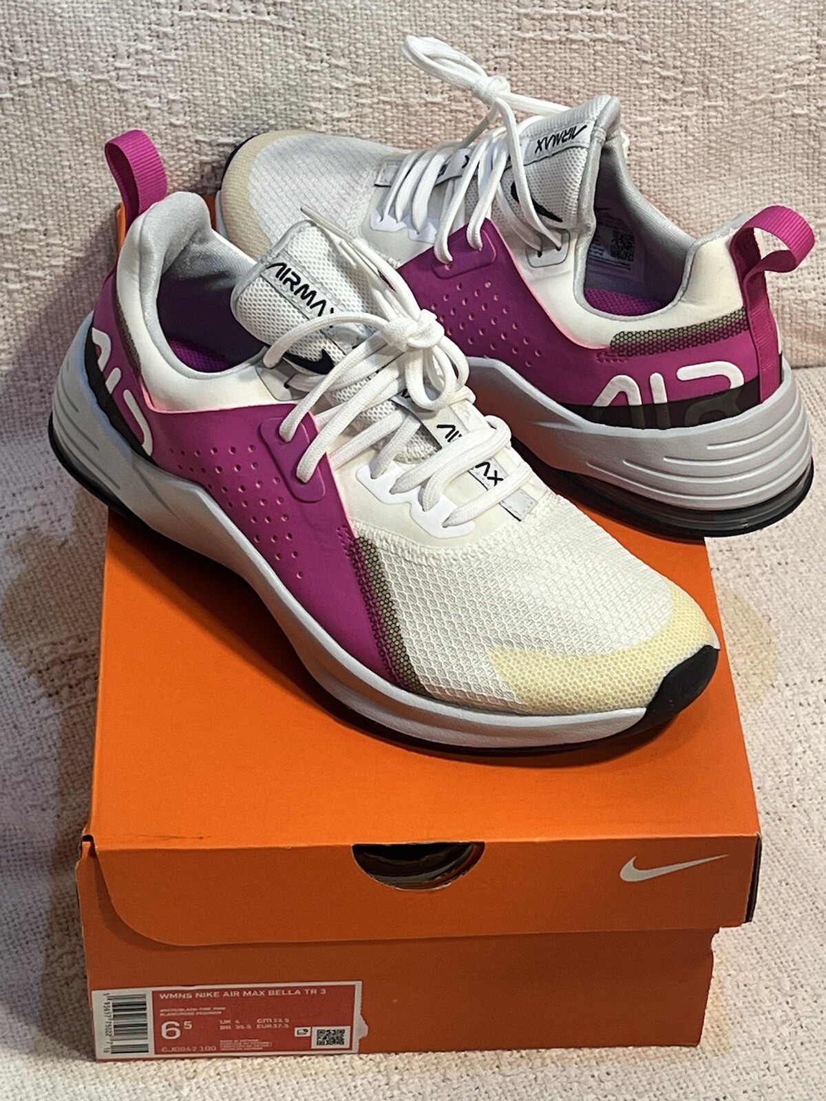 Nike Air Max Bella TR 3 Womens Size 6.5 White Pink CJ0842-100