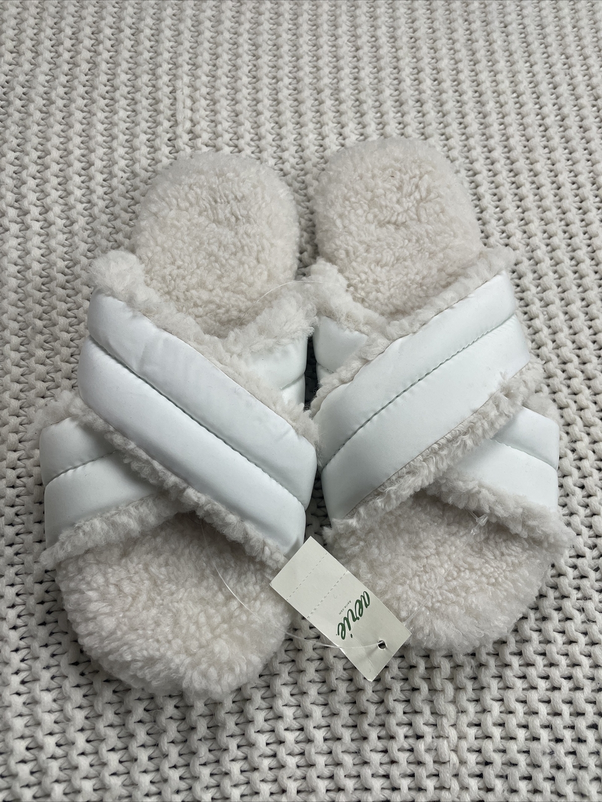 Aerie Crossed Sherpa White Sandals Size 8