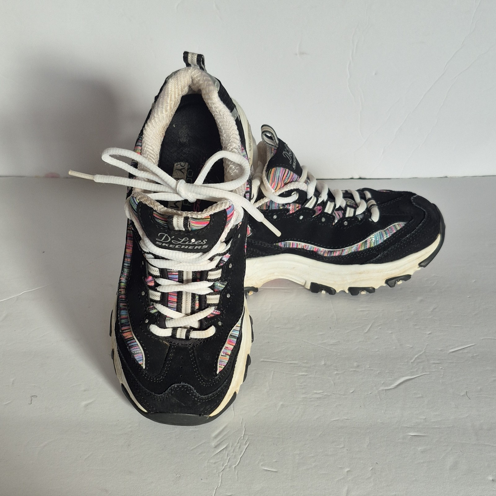 SKECHERS D’Lites Women’s Low Top Sneaker Black/Multicolor Striped Lace-Up