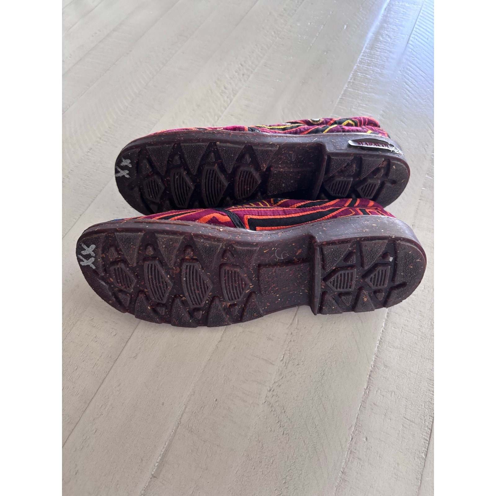 Mabacol NWOT Artisan Handmade Embroidered Fish Slip on Shoes Upcycle Recycle SZ6