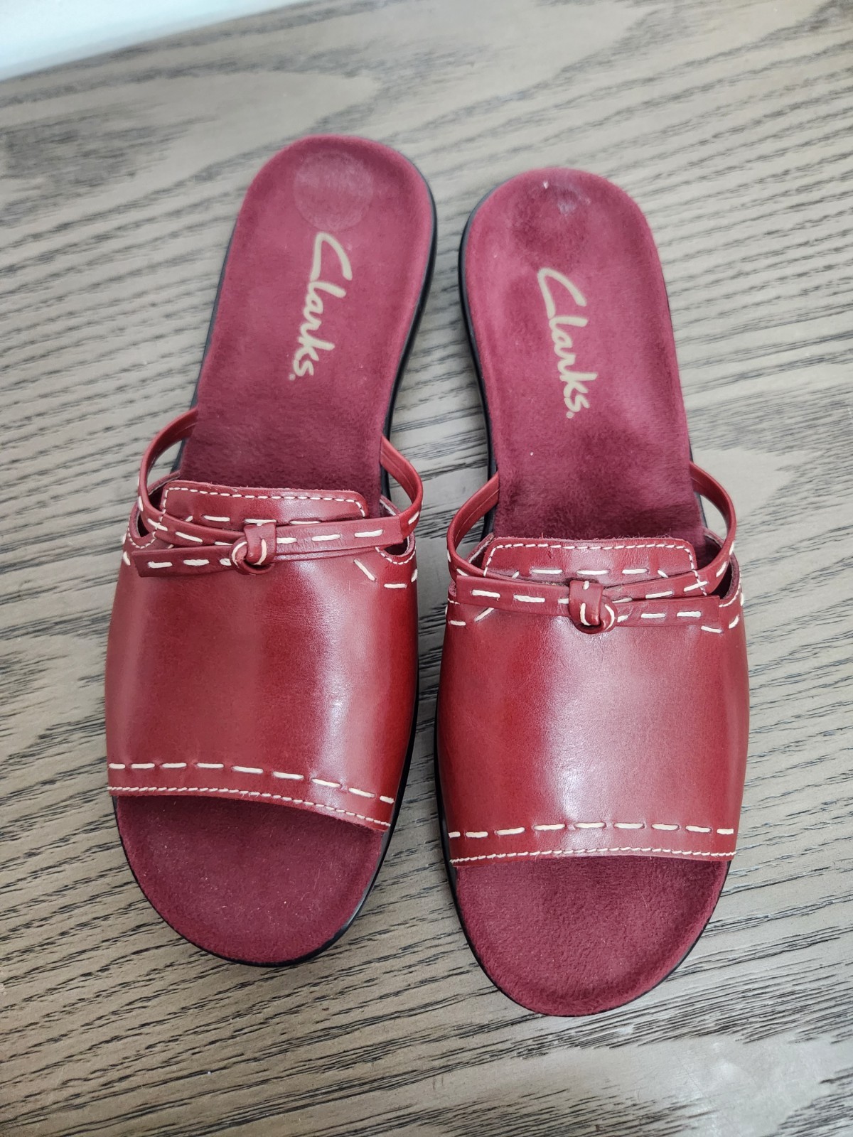 Clarks Red Leather Slide Sandals Contrast Stitching Knot Detail Mules Size 7M
