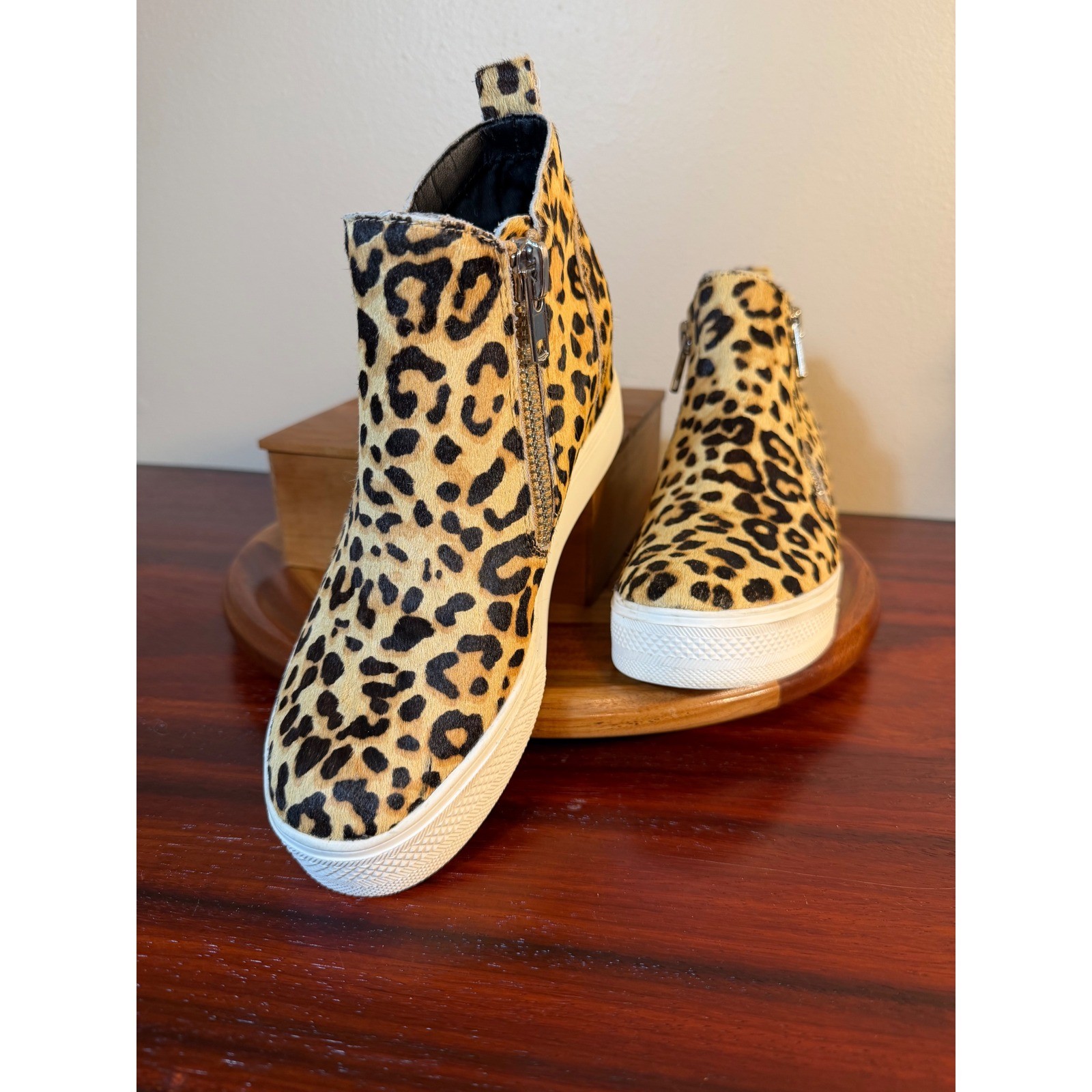 Steve Madden Wedgie-L Leopard Cow Hair Wedge Sneakers Tan Black 7M WEDG05S1