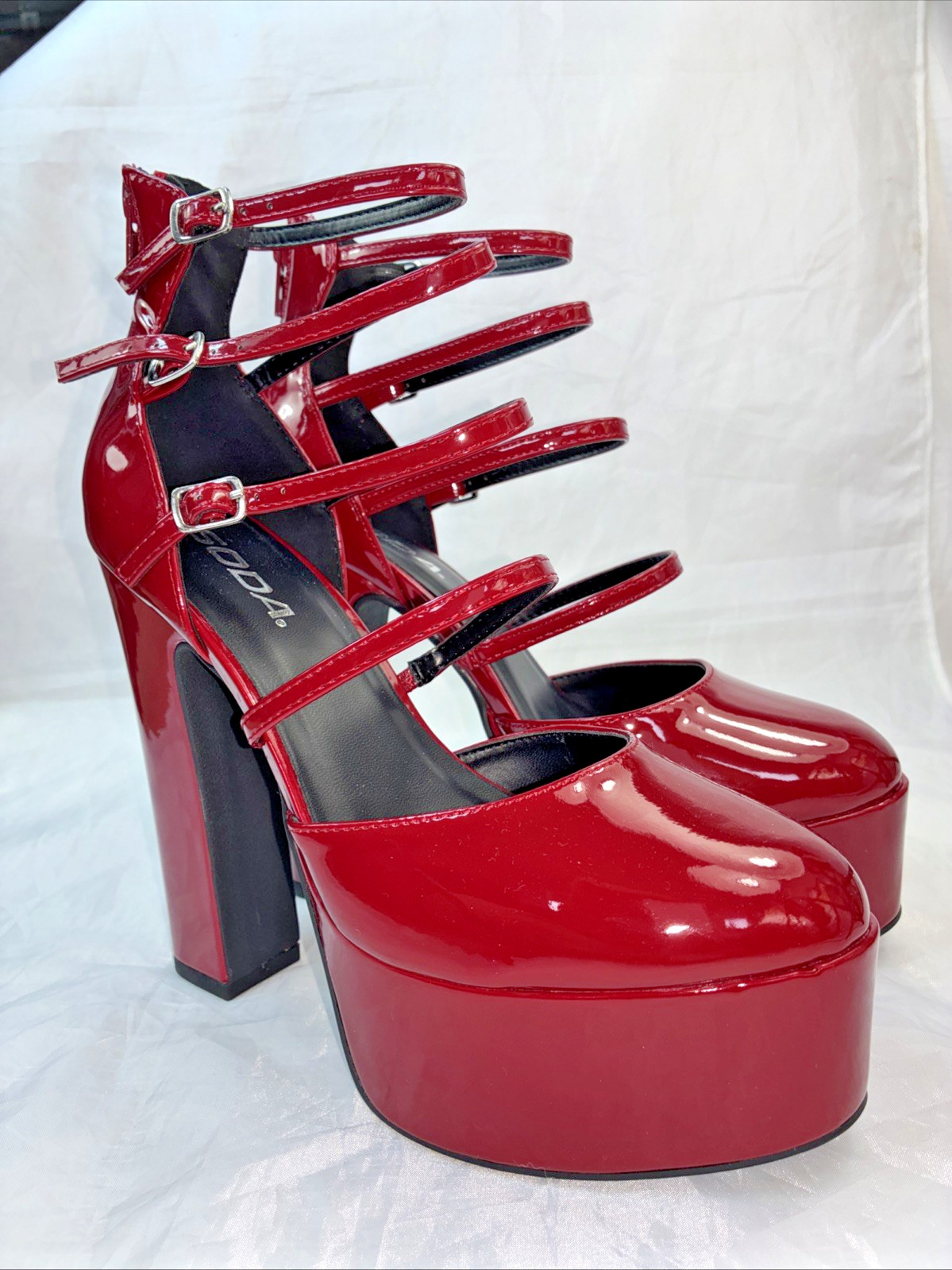 SODA-ASHBY 4 STRAP PLATFORM PUMP D-RED PATENT MARY JANES 6″ Hi-Chunky Block Heel