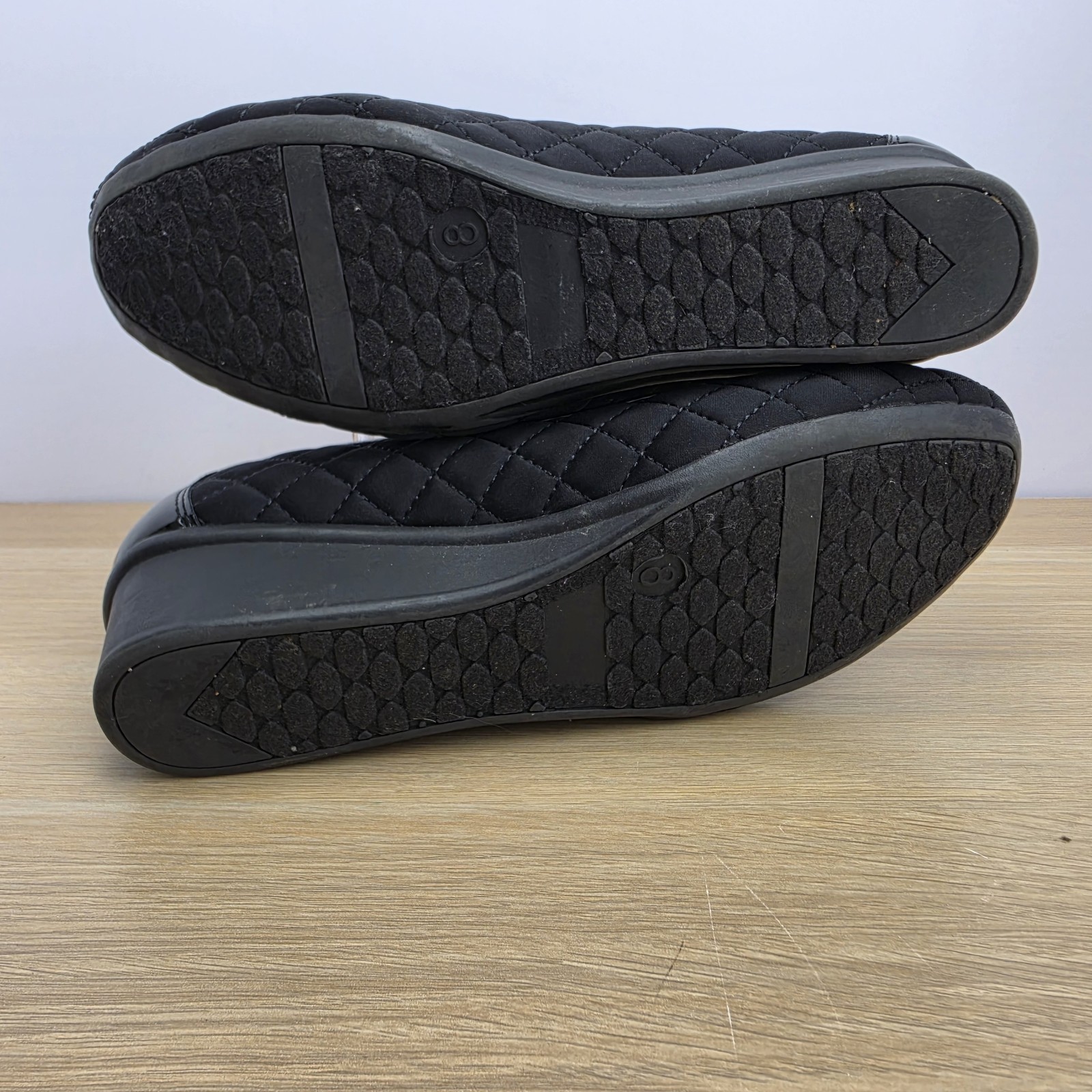 London Fog Womens 8M Black Quilted Pumps Low Wedge Heels Slip On Career Comfort