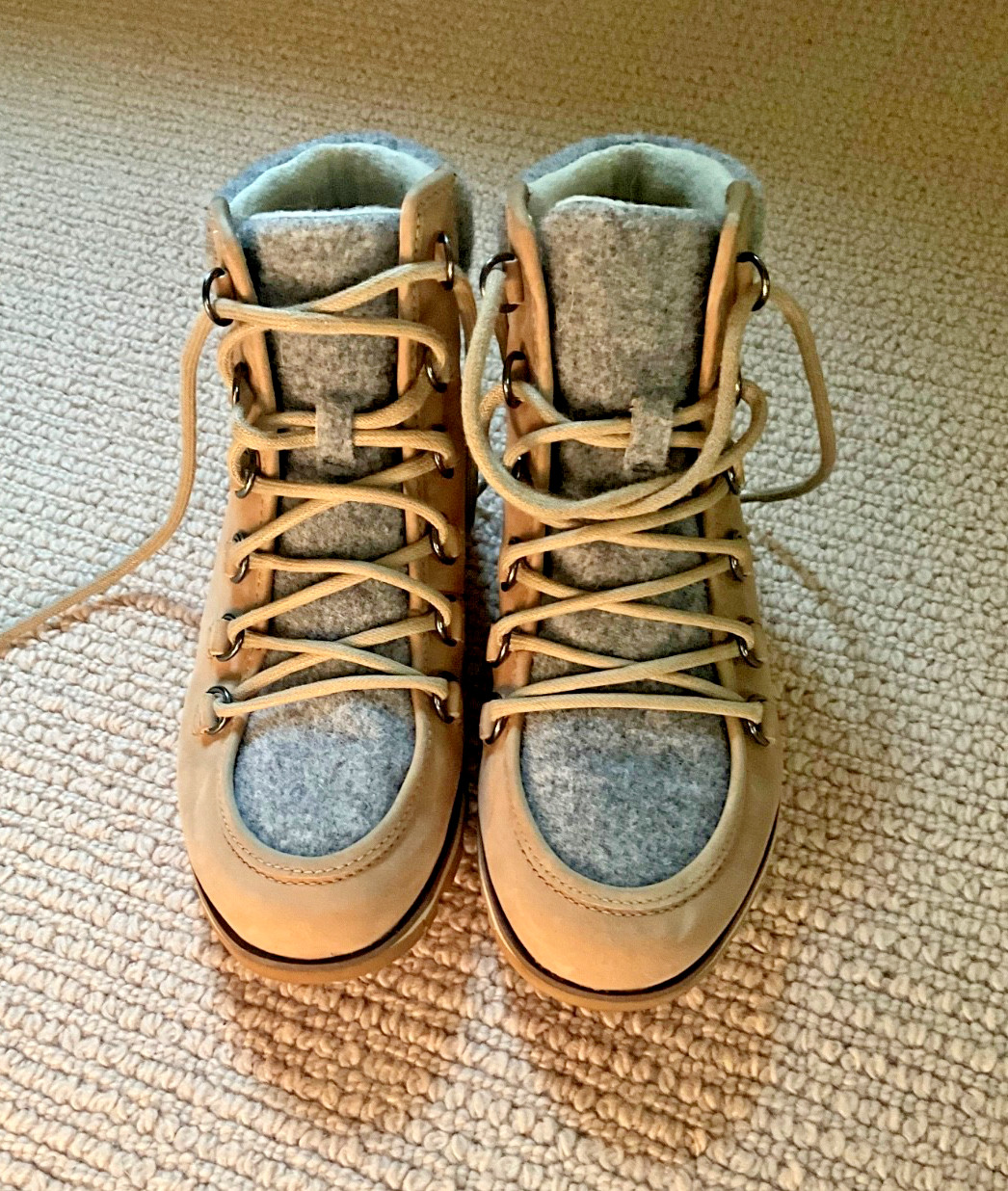 Sorel Harlow Lace Cozy Boots Womens US 5.5