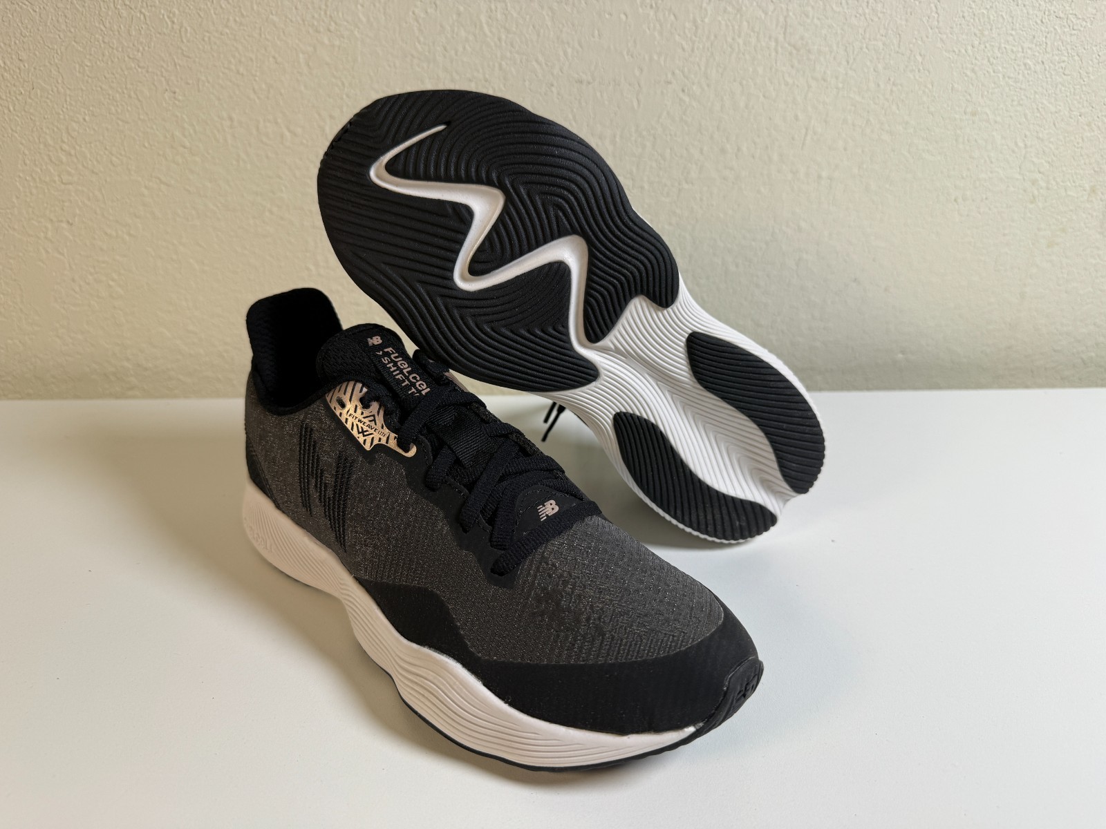 New Balance FuelCell Shift TR V1 Women’s 8.5 Black Rose Gold Training Shoes