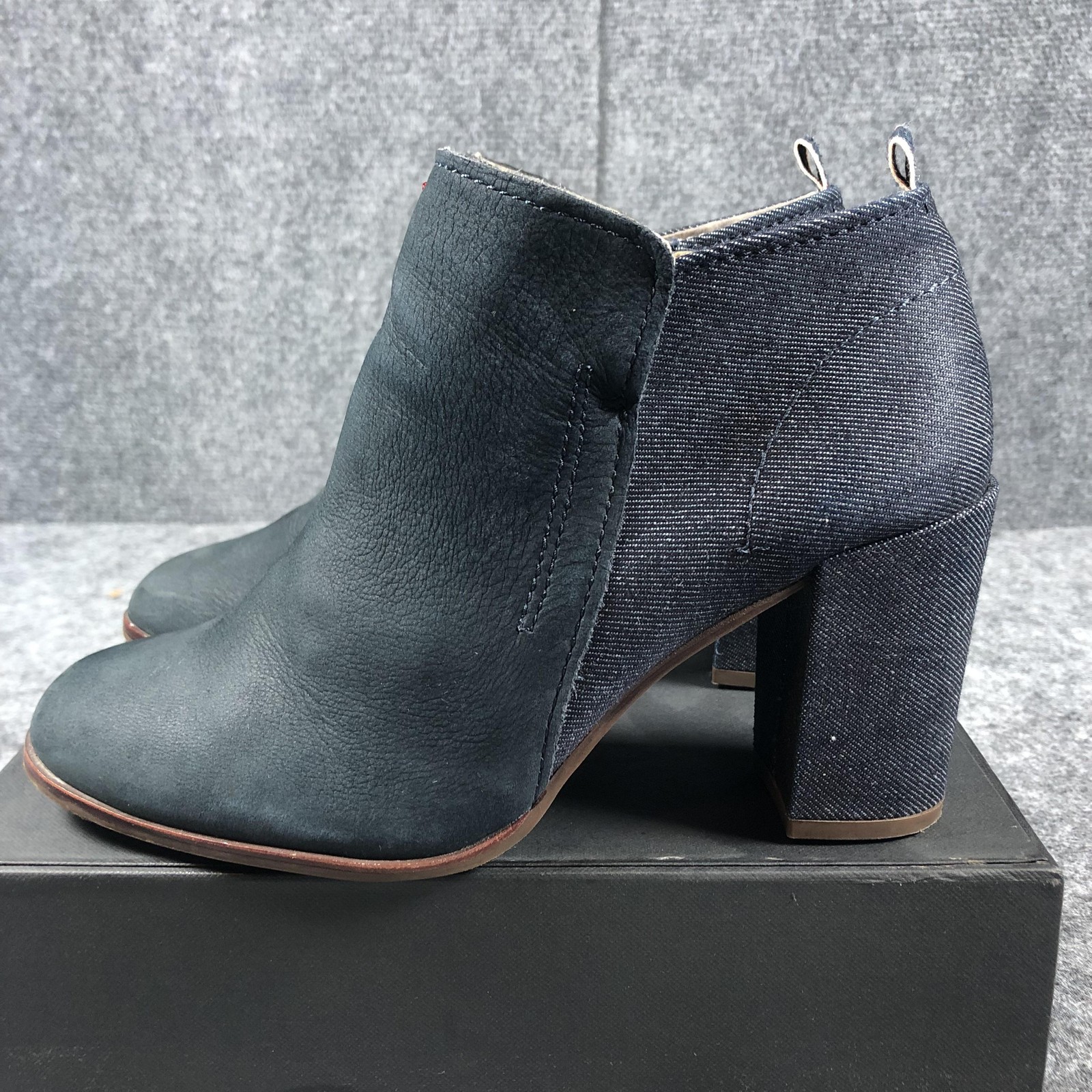 ED Ellen DeGeneres Boots Womens Size 8 M Blue Leather Denim Madaleina Block Heel