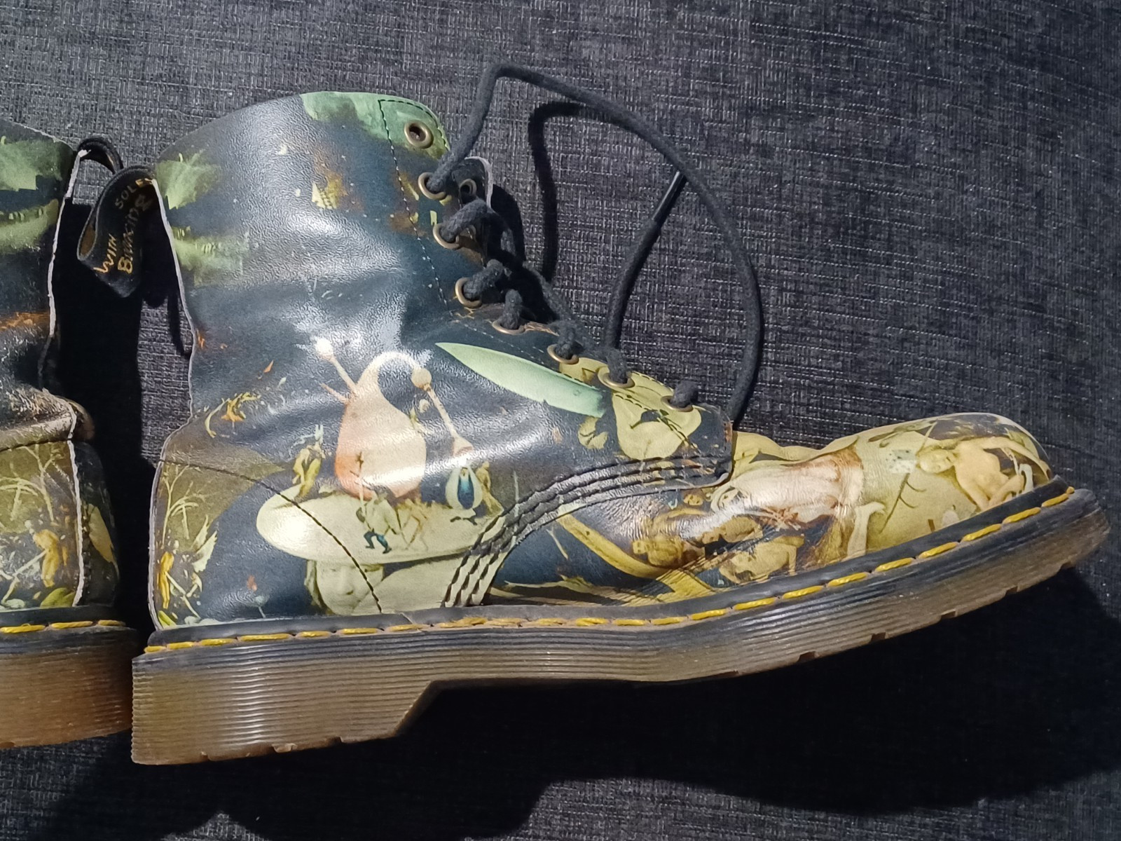 DR MARTENS / DOC MARTENS HIERONYMUS BOSCH «HELL» Art Print Boots – US Women’s 9