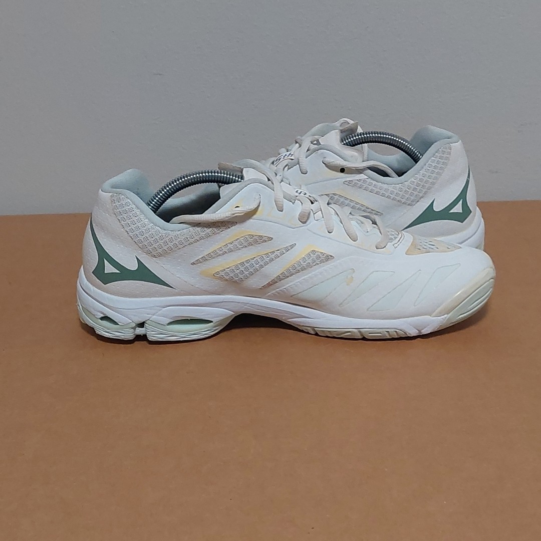 Mizuno Wave Lightning Z5 Volleyball Women’s Shoe White SIZE 11