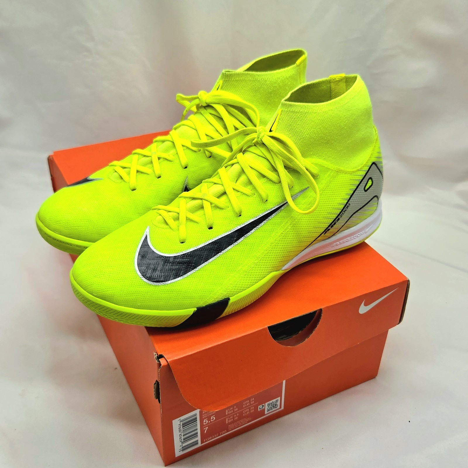 Nike Zoom Mercurial Superfly 10 Academy IC Womens 7 Yellow Black FQ8332-700