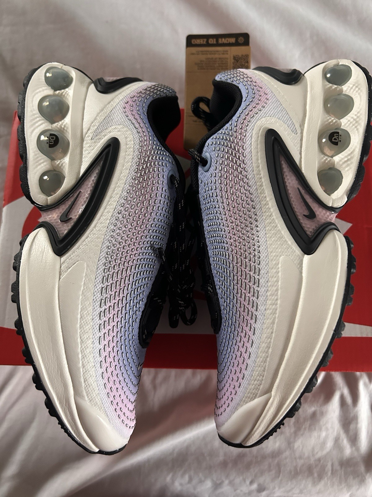 Nike Women’s Air Max DN Premium Dawn Athletic Classic Size 4 Running Sneakers