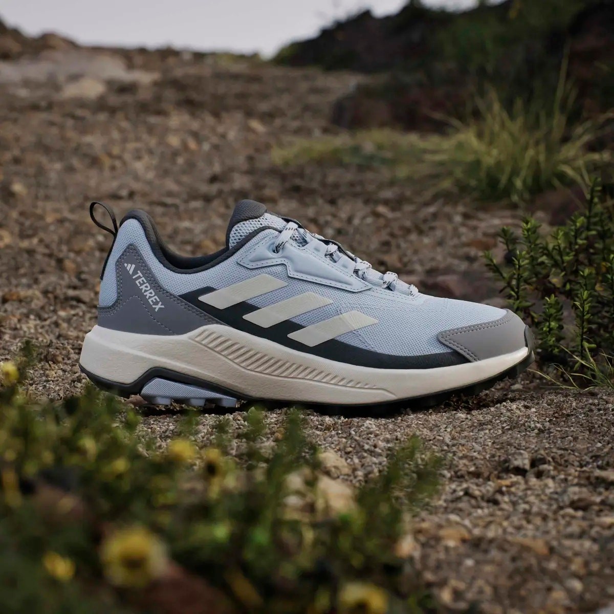 ADIDAS WOMEN’S 8 TERREX ANYLANDER JR6606 BLUE WHITE NIB