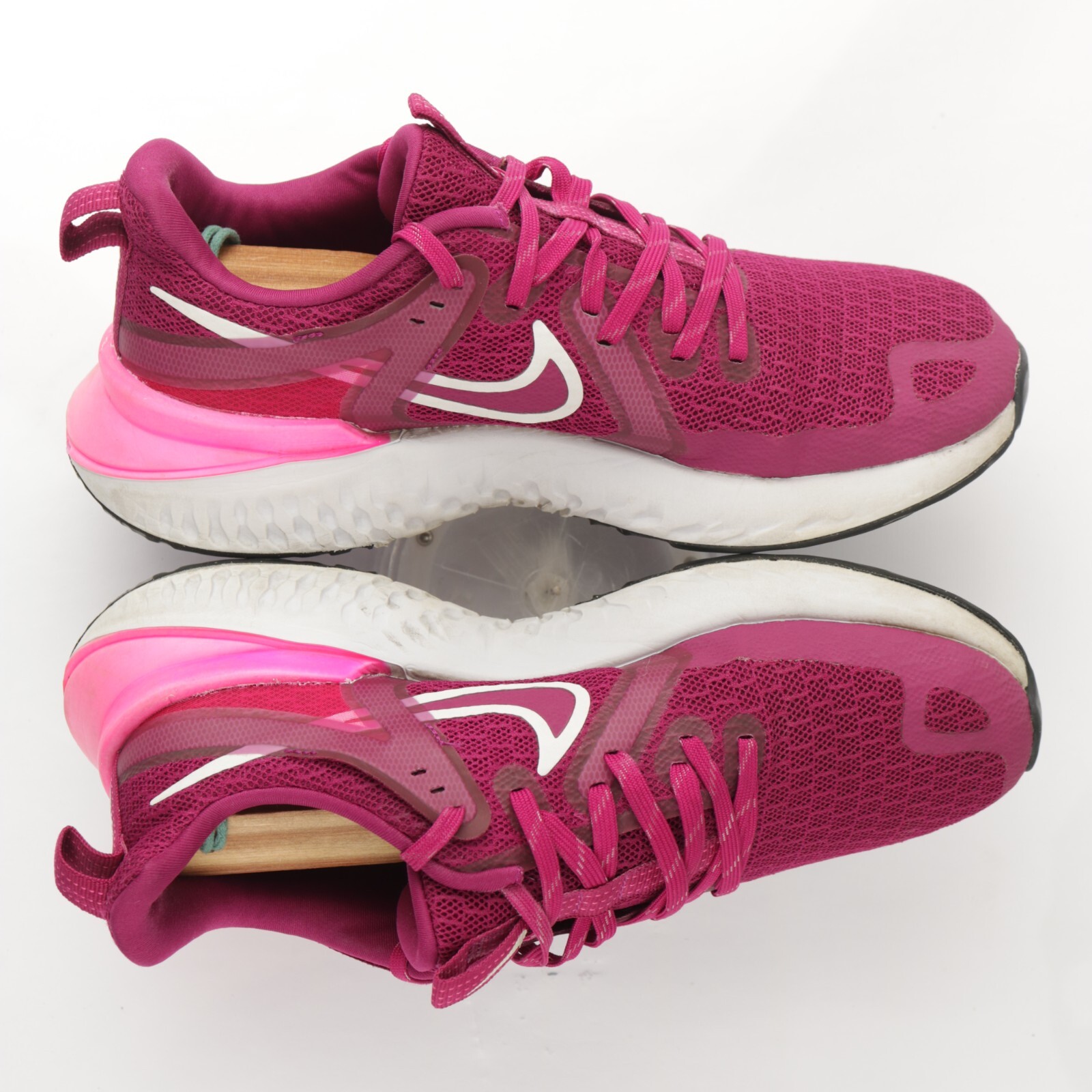 Nike Womens Legend React Running Shoes Size 8 Pink Red White Sneakers Trainers