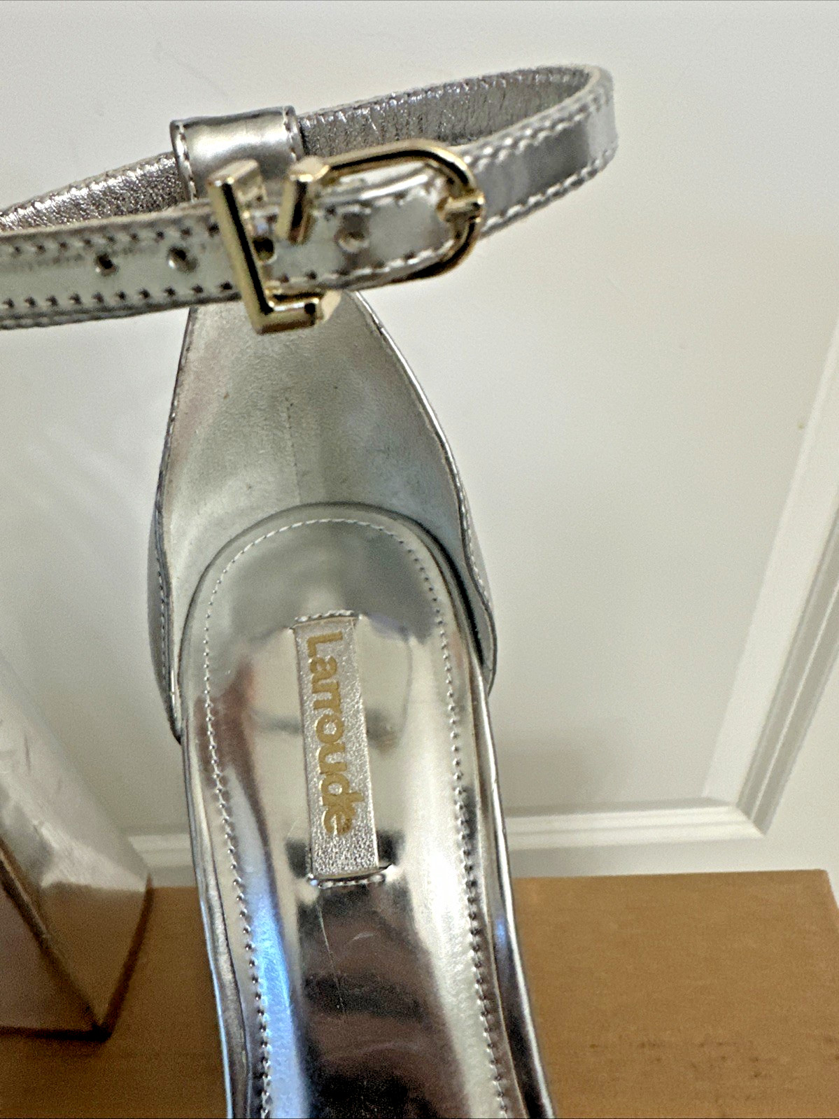 Larroudé Women Size 9.5 Ari Pump Platform Mary Jane Heels Silver Specchio Mirror