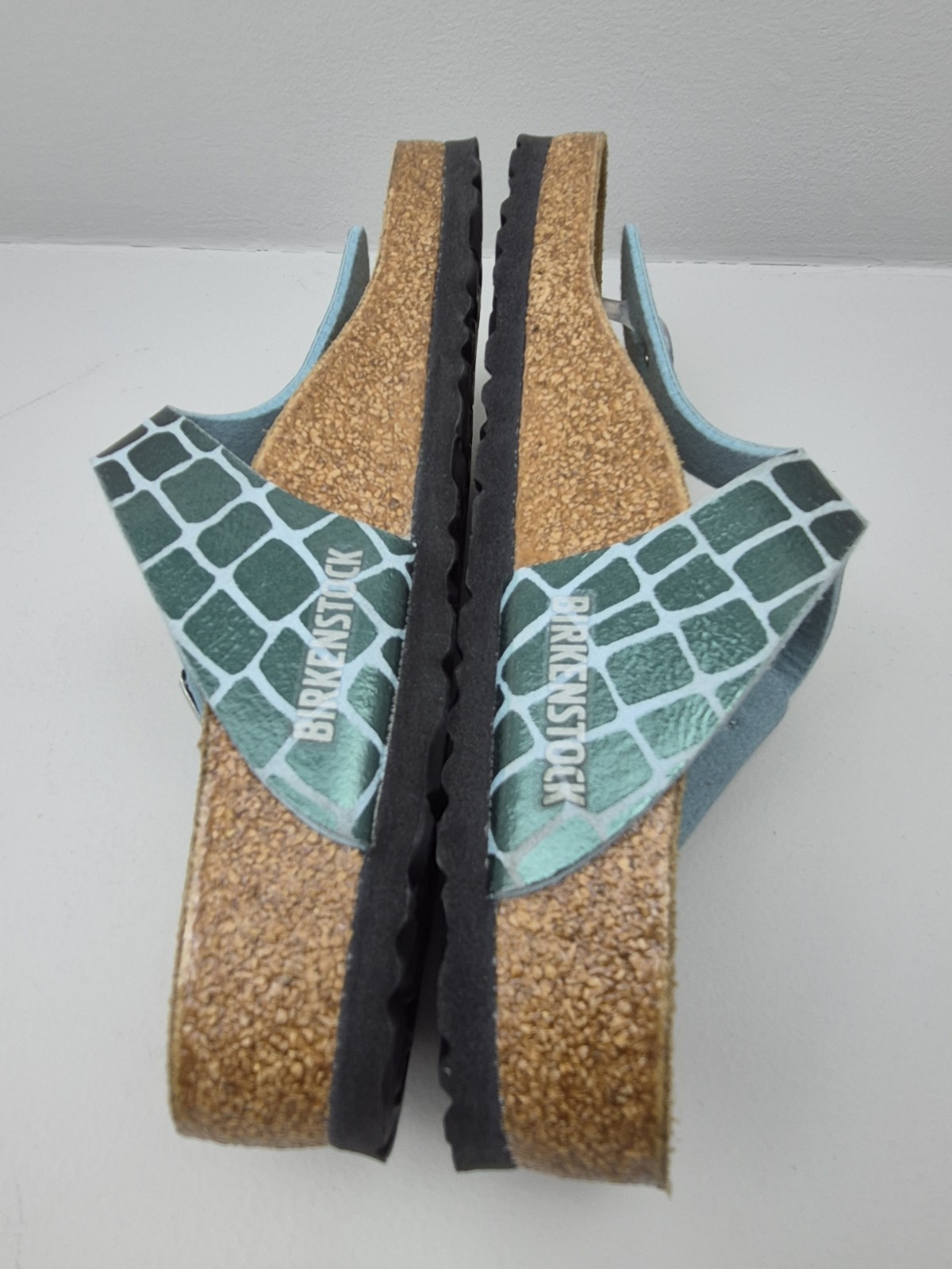 Birkenstock Gizeh Thong Sandals Gator Gleam Pearl Light Mint Silver women size 7
