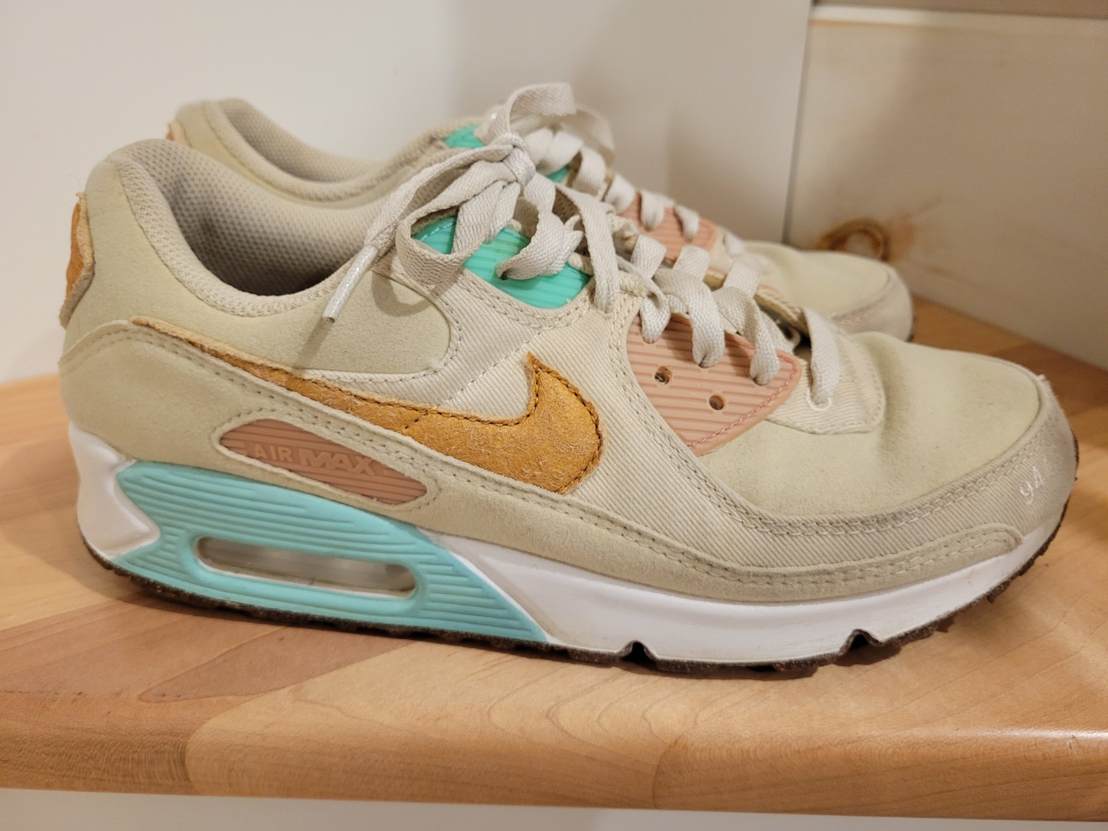 Nike Air Max 90 Happy Pineapple Sneakers Women’s Size 9 DC-5211-100