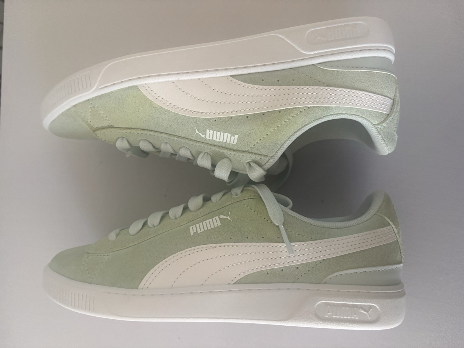 Puma Smash V2 Women’s Light Green. Size 7.5